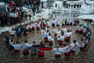The ritual of "Ice Horo (Dance)"of Epiphany in Kalofer