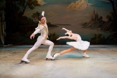 State Ice Ballet on St. Petersburg Presents "Swan Lake" - Sofia, December 9